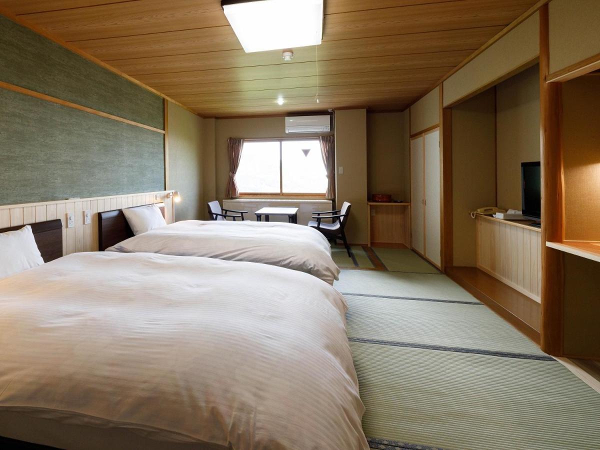 Hotel Iwasuge Yamanouchi  Exteriör bild