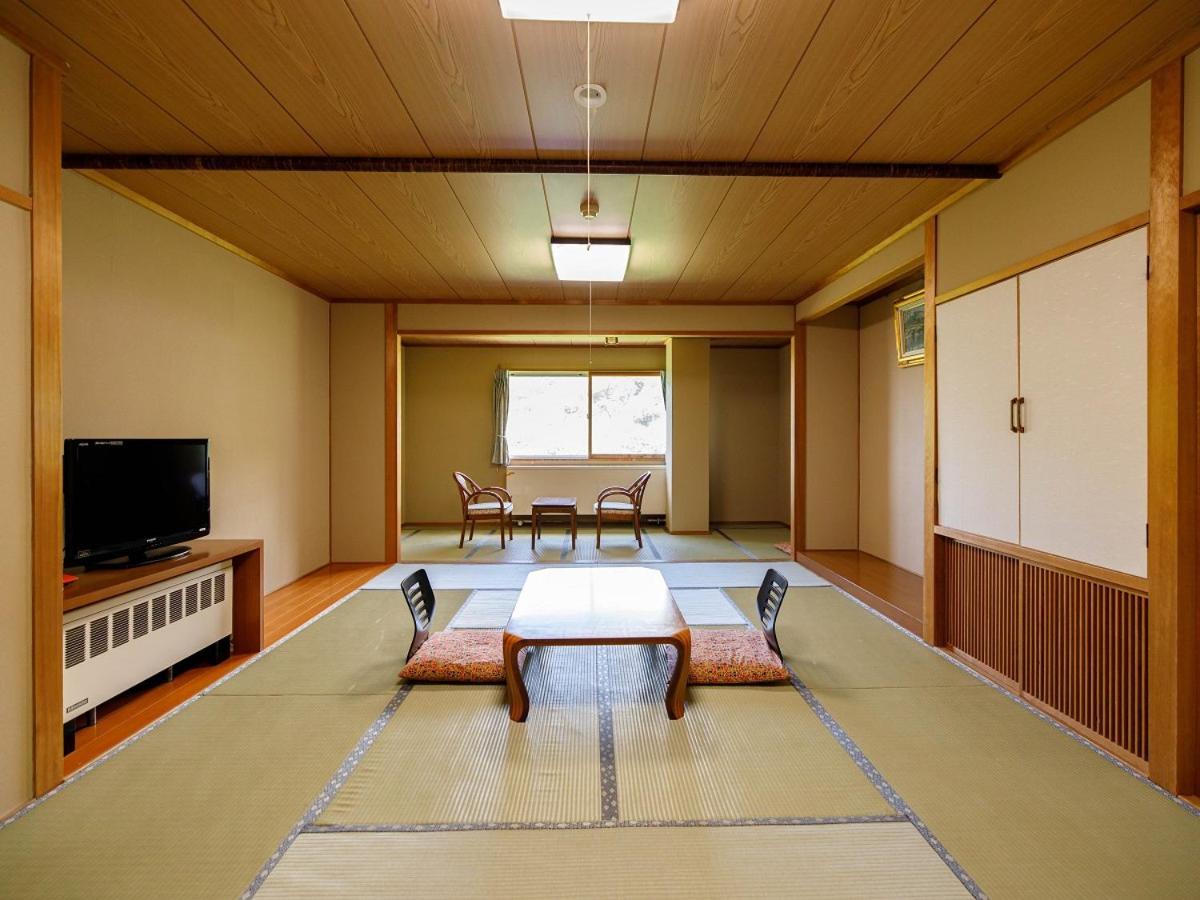 Hotel Iwasuge Yamanouchi  Exteriör bild
